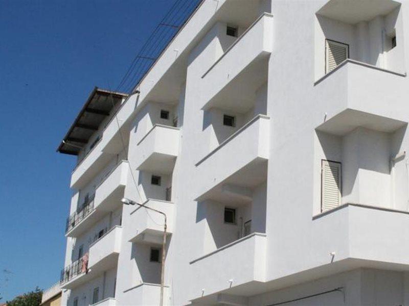 טרופאה Hotel La Perla מראה חיצוני תמונה