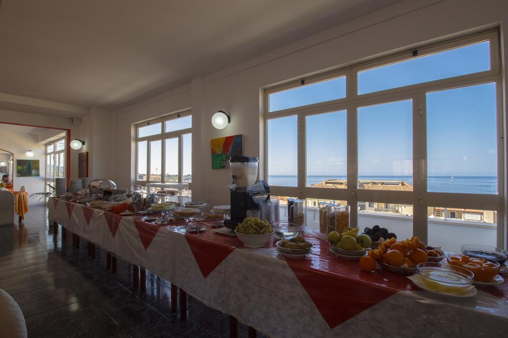 טרופאה Hotel La Perla מראה חיצוני תמונה
