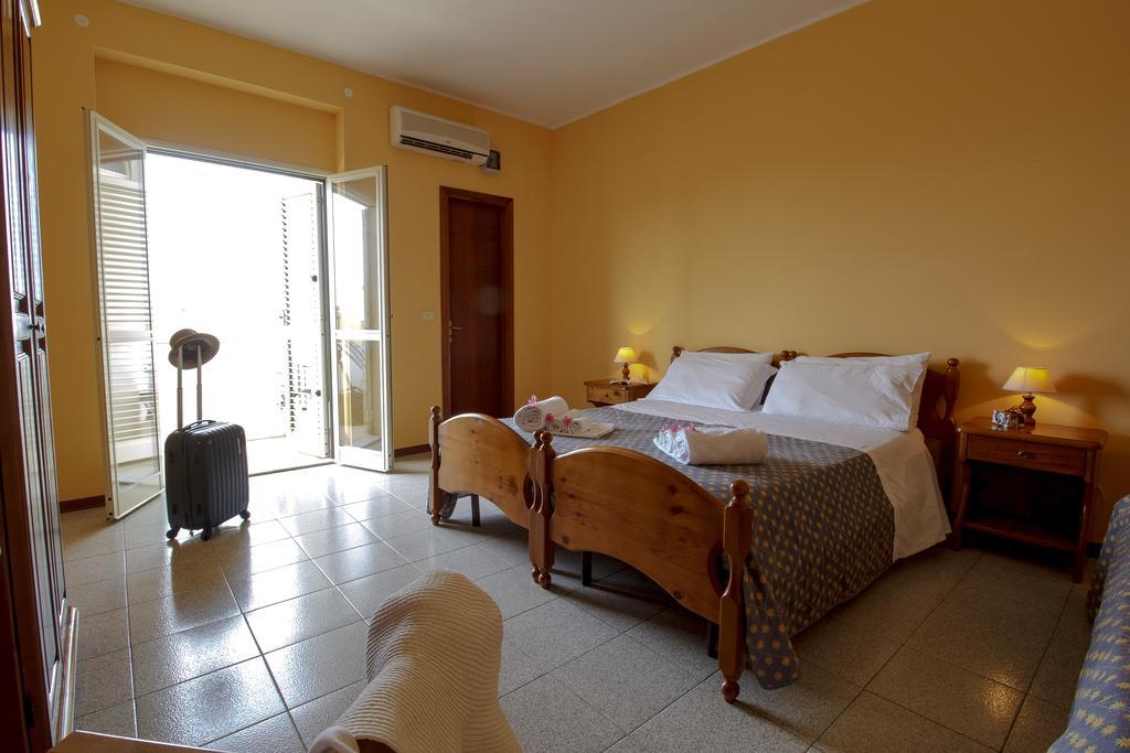 טרופאה Hotel La Perla מראה חיצוני תמונה