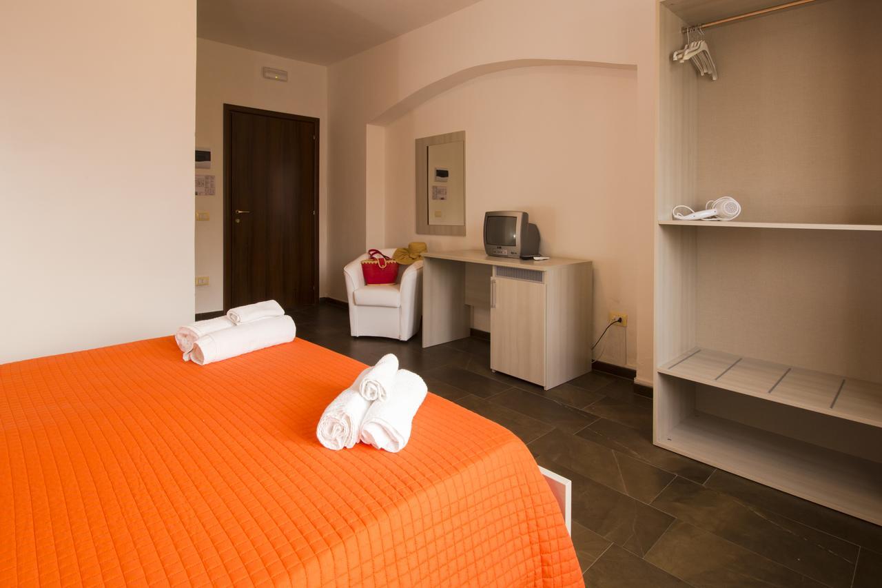 טרופאה Hotel La Perla מראה חיצוני תמונה