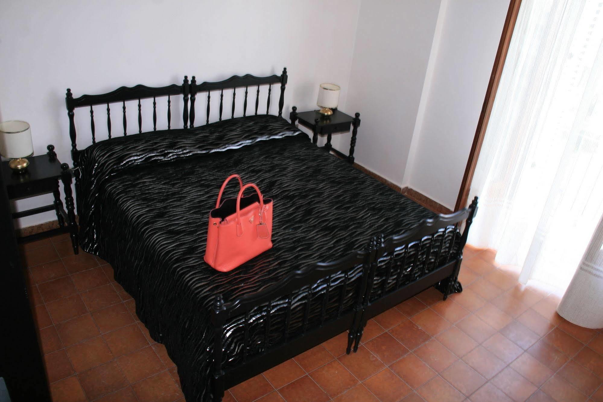 טרופאה Hotel La Perla מראה חיצוני תמונה
