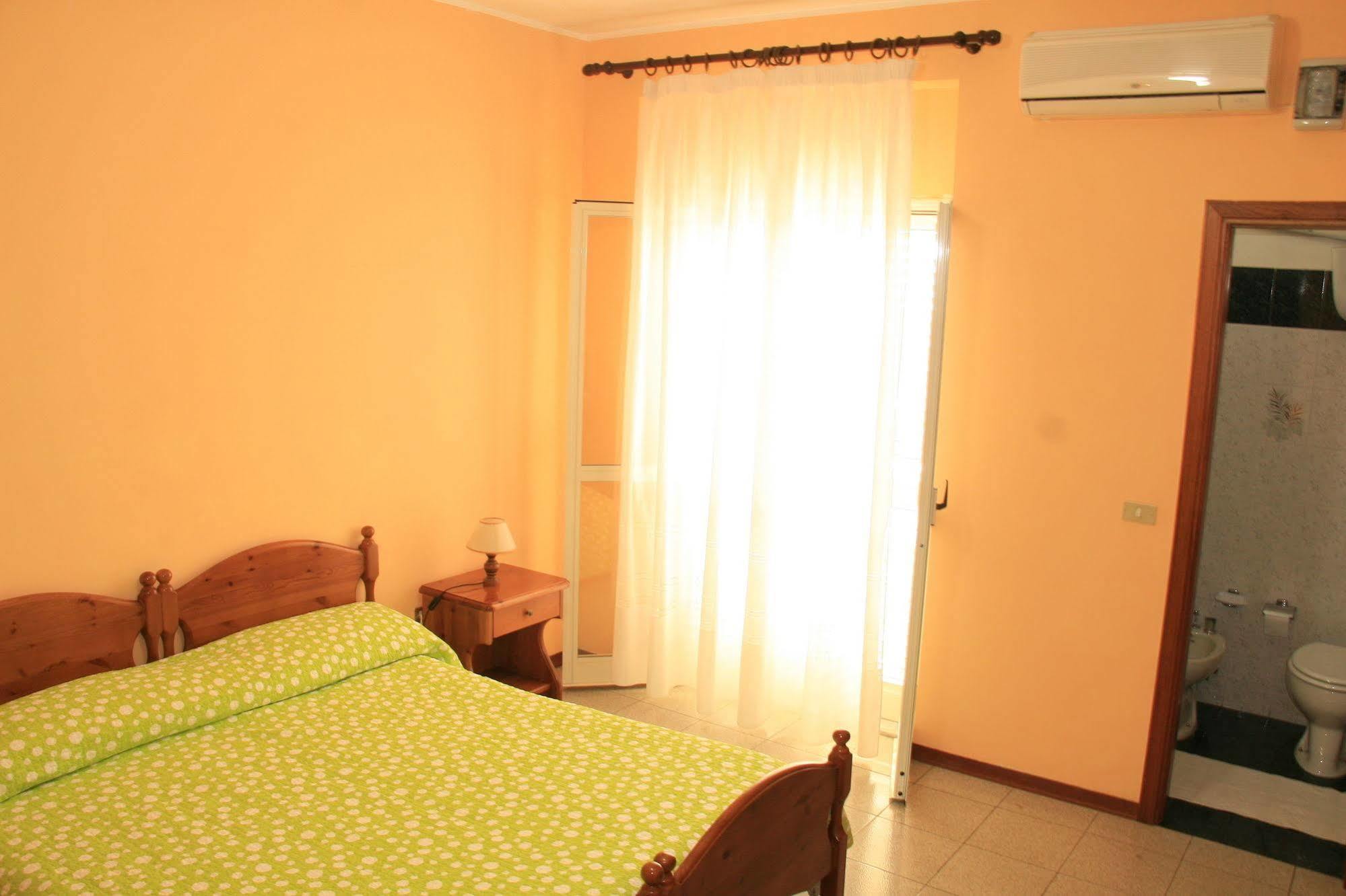 טרופאה Hotel La Perla מראה חיצוני תמונה