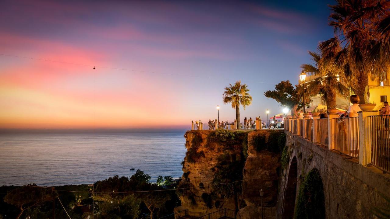 טרופאה Hotel La Perla מראה חיצוני תמונה