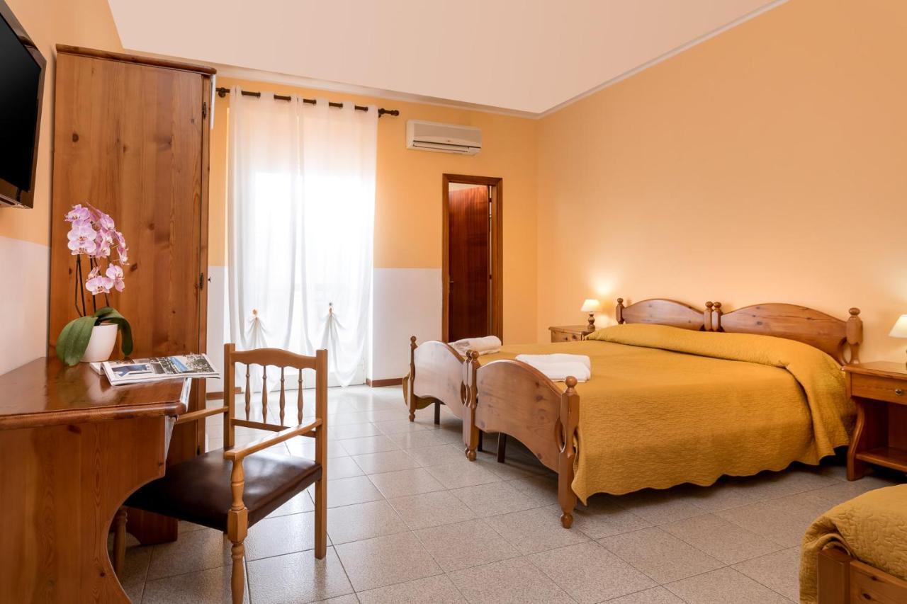 טרופאה Hotel La Perla מראה חיצוני תמונה